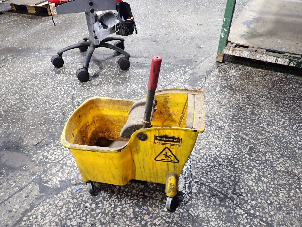 Rubbermaid 20"x12" Bucket Mop Bucket