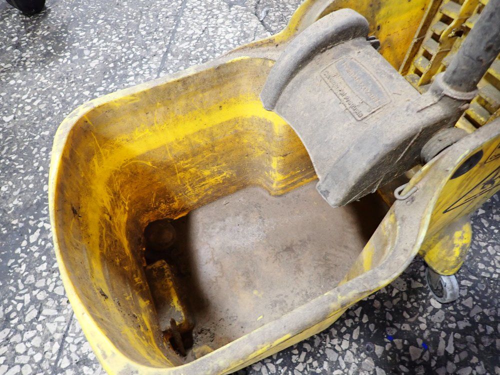 Rubbermaid 20"x12" Bucket Mop Bucket