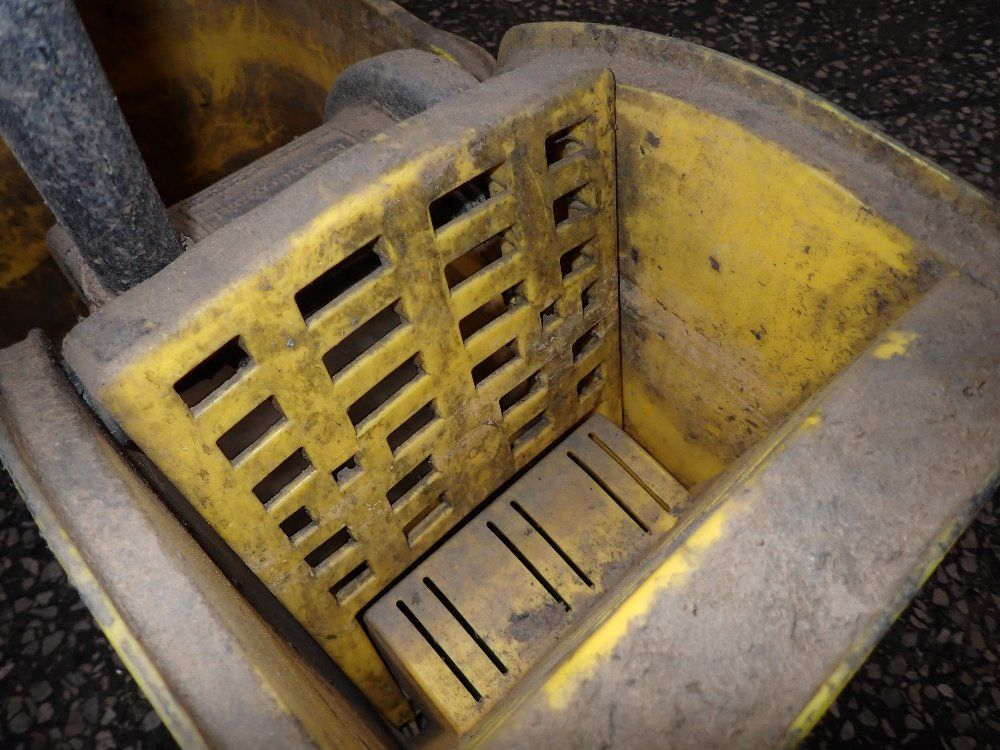 Rubbermaid 20"x12" Bucket Mop Bucket