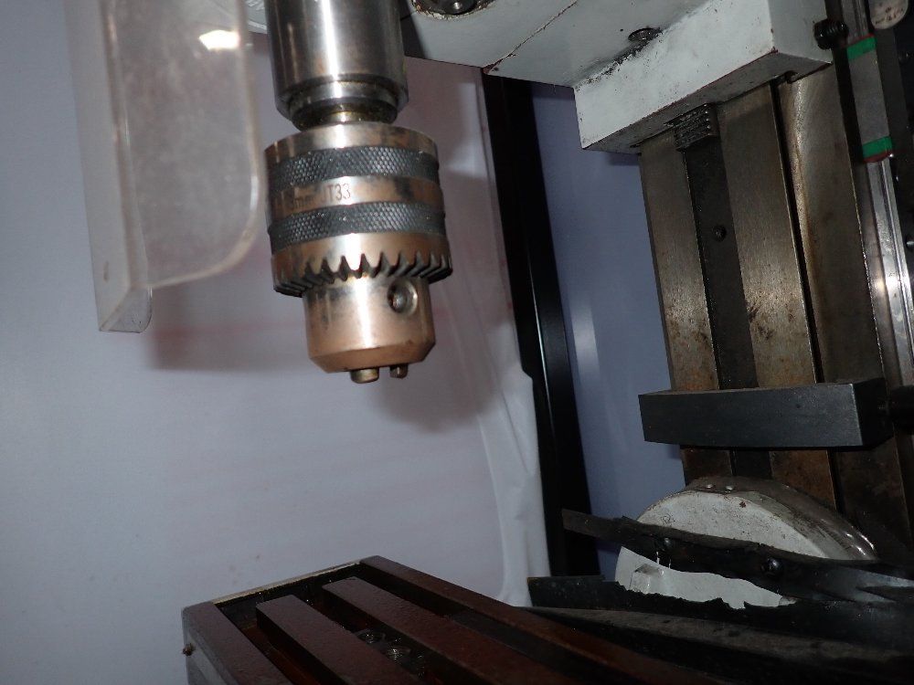 Klutch 4"x16" Table Vertical Mill - 49657