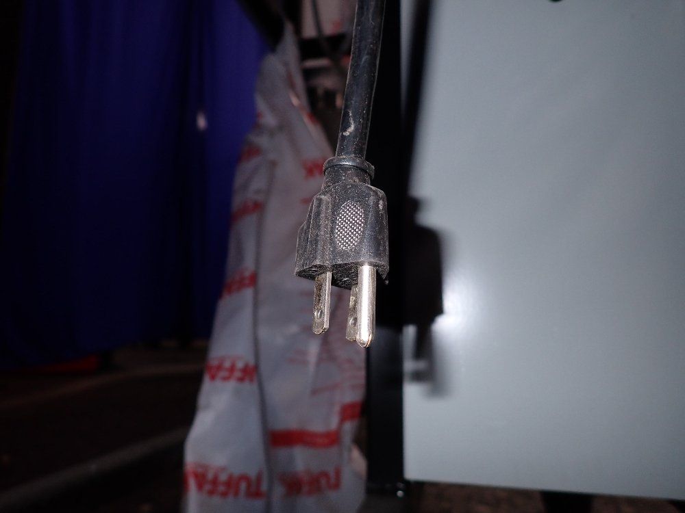 Klutch 4"x16" Table Vertical Mill - 49657