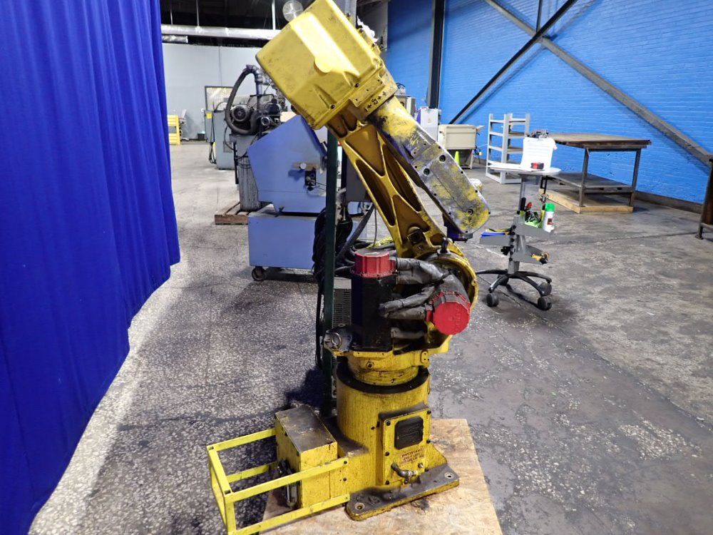 Fanuc 2001 Fanuc M-16i Robot - M-16i