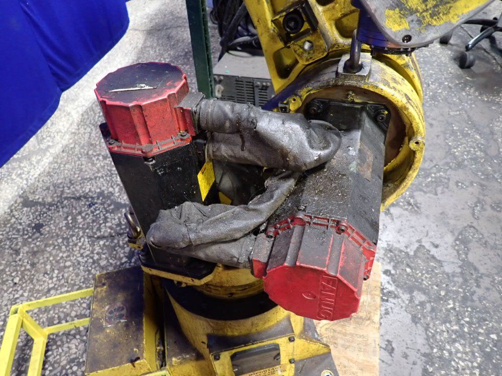 Fanuc 2001 Fanuc M-16i Robot - M-16i