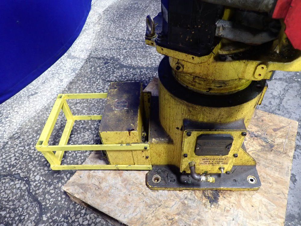 Fanuc 2001 Fanuc M-16i Robot - M-16i