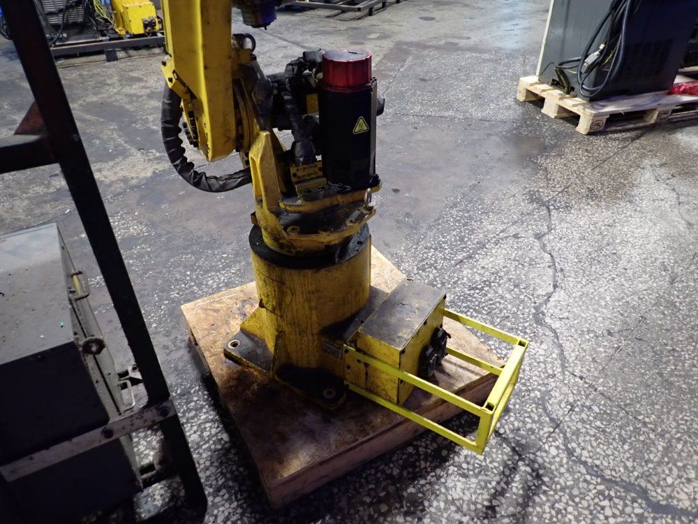Fanuc 2001 Fanuc M-16i Robot - M-16i