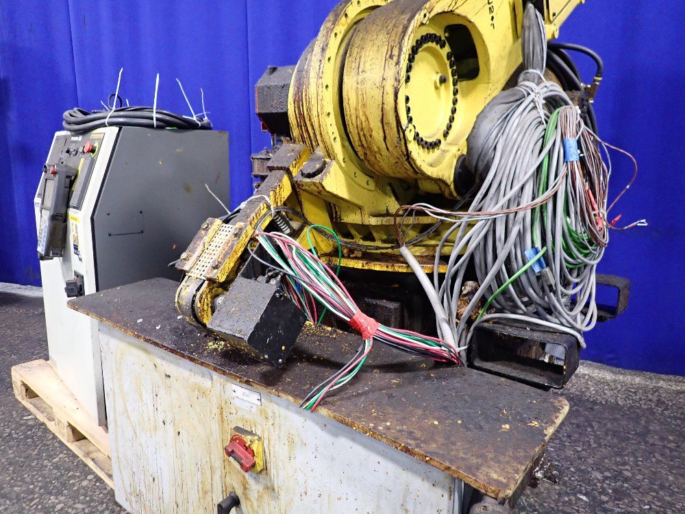 Fanuc 2010 Fanuc R 2000ib/165f Robot - R 2000ib / 165f