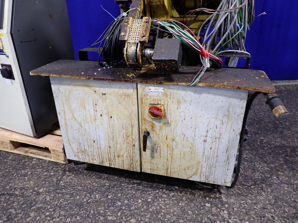 Fanuc 2010 Fanuc R 2000ib/165f Robot - R 2000ib / 165f