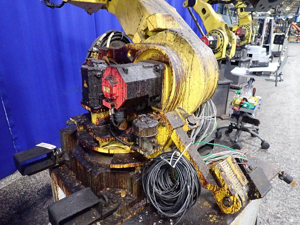 Fanuc 2010 Fanuc R 2000ib/165f Robot - R 2000ib / 165f