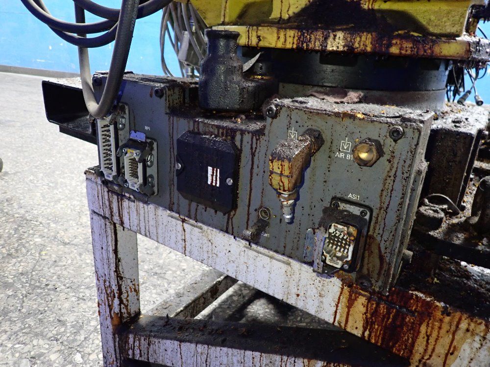 Fanuc 2010 Fanuc R 2000ib/165f Robot - R 2000ib / 165f