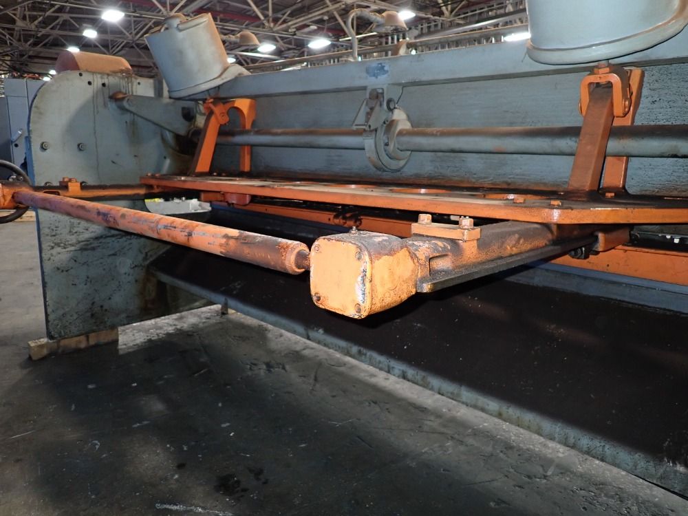 Cincinnati 120" 120" Shear