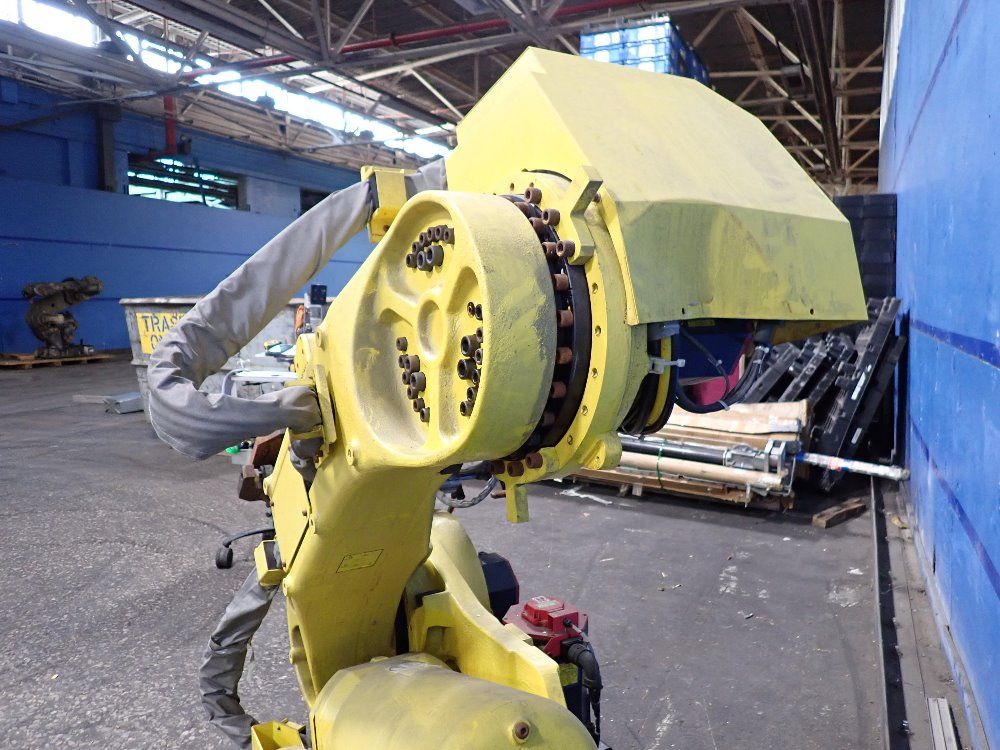 Fanuc 2005 Fanuc R-2000ia/210f Robot - R-2000ia/210f