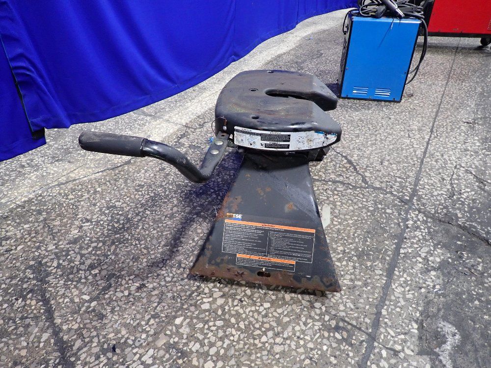 Reese 26,000 Lbs 5th Wheel Hitch - Elite Re25