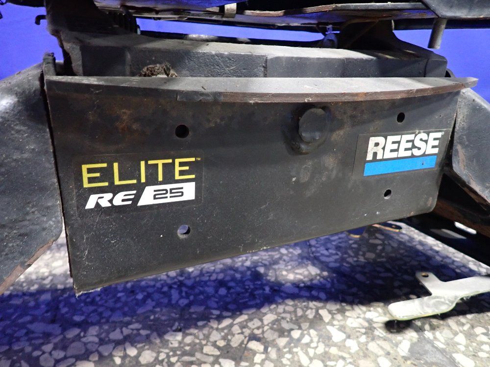 Reese 26,000 Lbs 5th Wheel Hitch - Elite Re25