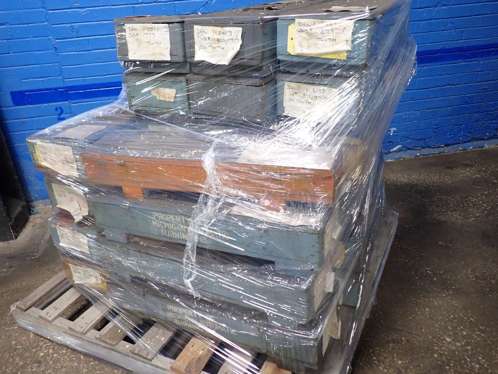 Wood Crates W/hinged Lids